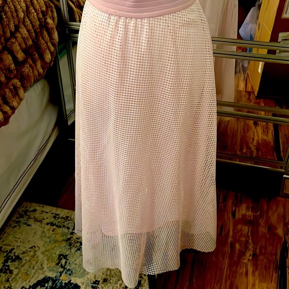 Alfani Dresses & Skirts - Alfani pink midi skirt with mesh overlay.NWT. Size Medium. Lovely.